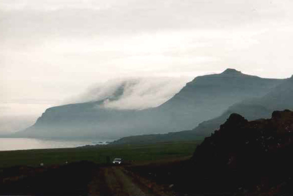 Ostfjorde im Nebel