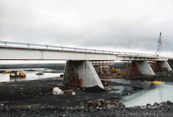 Neue Brücke über Skeidara
