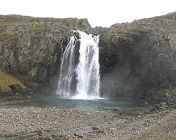 Foss am Fossfjördur