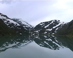 Bergspiegelung am Hydalsvatn